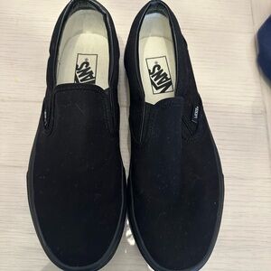 Vans Classic Slip On Shoes Black 
Brand New Never Worn 
Mens size 8